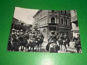 Cartolina Entrata della Cavalleria Italiana in Gorizia 1959. - Picture 1 of 2