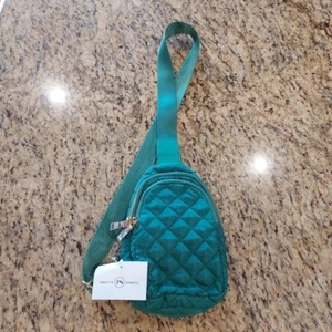 Borsa a tracolla imbottita trapuntata BELLISSIMA SEMPLICE VERDE SMERALDO NUOVA CON ETICHETTE CINTURINO ADJ CERNIERA  - Foto 1 di 12