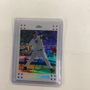 2007 Topps Cromo Bianco Rifrattore #127 Roger Clemens /660 Yankees - Foto 1 di 2