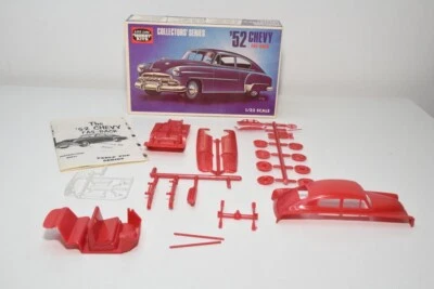 B28 1:32 KIT HOBBY 09293 9293 '52 CHEVY FAS-BACK CHEVROLET MIB - Immagine 1 di 4