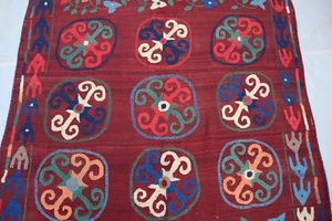 Kilim tradicional uzbeko hecho a mano tejido plano. Detalles Talla abajo - Imagen 1 de 11