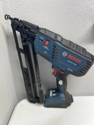 Pregador de acabamento sem fio Bosch 18V 15GA (bateria e carregador não incluídos) - Imagem 1 de 3