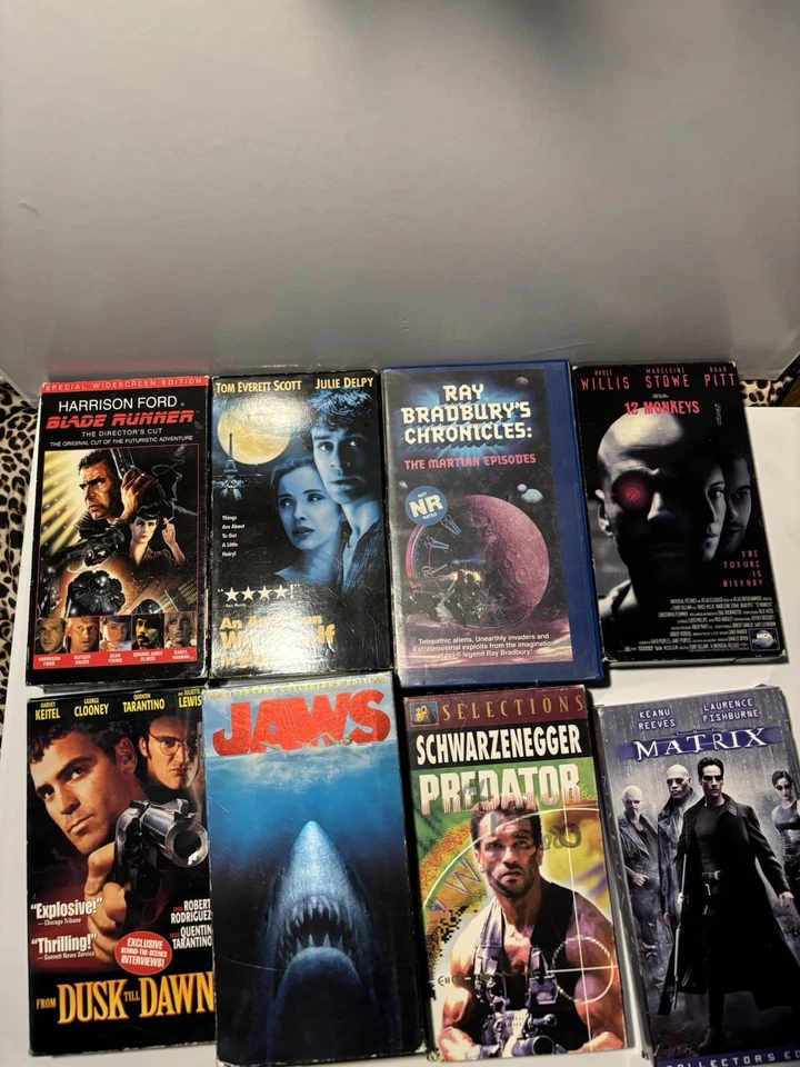 Huge VHS Lot Horror Sci Fi ray bradbury matrix predator jaws werewolf rare Foto 1 de 4
