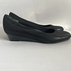 Trotters 8N Lauren Black Suede Herringbone Pattern Womens 8 Narrow Lo-Wedge Heel - Picture 1 of 7