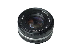 Nikon 50mm f1.8 Nikkor Manual Focus Pancake version, AIS mount + Nikon front cap - Picture 1 of 4