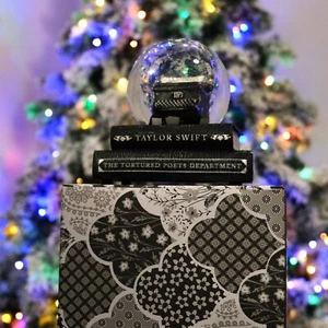 IN HAND Taylor Swift THE TORTURED POETS DEPARTMENT SNOWGLOBE TTPD SHIPS TODAY - Picture 1 of 4