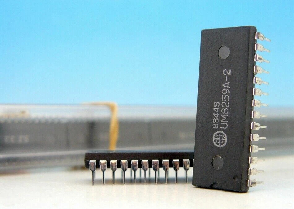 1 x Controlador de interrupción programable IC genuino UM8259A-2 8259 UMC 8086 8088 Foto 1 de 1
