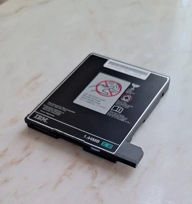¡Usado!  ¡Técnicamente sin uso!! Unidad de disquete IBM TEAC FD-05CSB ThinkPad 1,44 MB  Foto 1 de 4