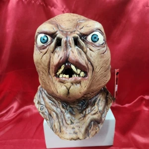 The Beast Within - The Beast Mask - Trick or Treat Studios - Picture 1 of 16