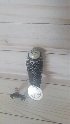 Cricket Technique #300  Thermal Hair Brush - Image 1 of 2