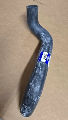 Manguera de refrigerante moldeada Napa NBH 16415 1-5/16" X 1-5/16" X 17-13/32" - apta para Toyota Foto 1 de 3