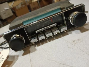Volkswagen Vintage Sapphire V Transistor Radio. 1967 VW bug, bus, ghia, type 3 - Picture 1 of 18