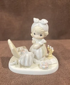 Pre Owned Rare Precious Moments 1983 Precious Memories Figurine Signed #E2828 - Picture 1 of 5