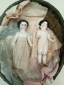 Antikes 5,25" Paar Frozen Charlotte Puppen mit Kleiderschrank Germany um 1870-1900 mit Chip - Bild 1 von 12
