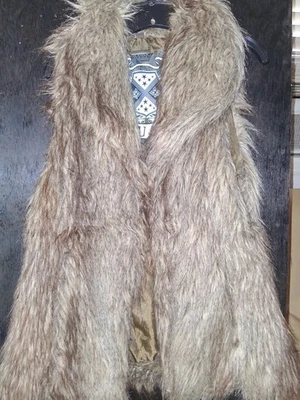 Jou Jou Tan Faux Fur Vest Womens Size M Luxury Mob Wives Cruelty Free Old Money  - Image 1 of 4