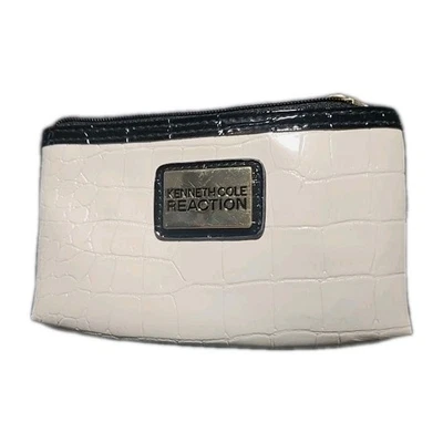 Kenneth Cole Reacción Maquillaje Accesorios Cambio Bolsa Marfil Beige Brillante Foto 1 de 4