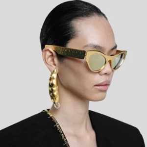 Schiaparelli Inspired Bean Pod Pearl SILVER Plated Good Luck Earrings - Picture 1 of 12