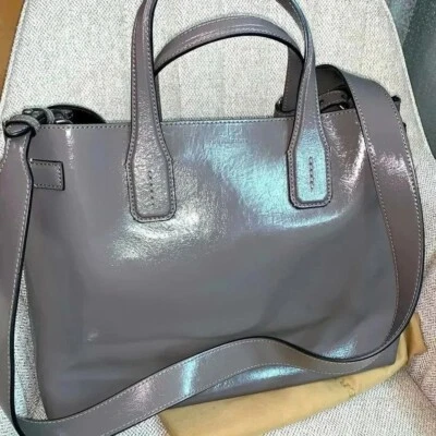 Bolso de Mano Burberry Charol Gris Nuevo con Etiquetas Foto 1 de 4
