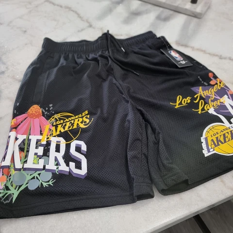 Los Angeles Lakers NBA Basketball Shorts Size Small New Cover