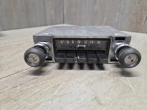1970's 1KJ1332 AMC Jeep CJ5 CJ6 Jeepster Commando Gladiator AM Radio - UNTESTED - Foto 1 di 10