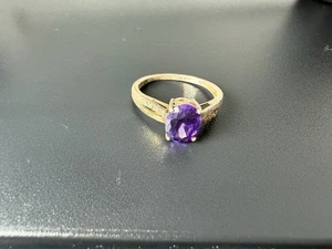 Anello solitario sfaccettato viola vintage argento sterling 2,3 g spalla divisa misura 8 - Foto 1 di 6