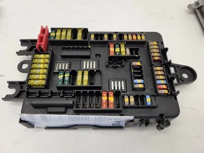 BMW F30 F31 328I 335I 2012-2016 ActiveHybrid3 relé de caja de fusibles 926111003 Foto 1 de 3