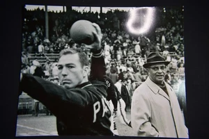 8 X10 PHOTO REPRINT FEATURING BART STARR AND VINCE LOMBARDI, SIDELINE PHOTO - Picture 1 of 1