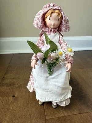 Vintage Holly Hobbie Carrie Figurine Pink Bonnet w/ Flowers American Greetings - Image 1 of 4