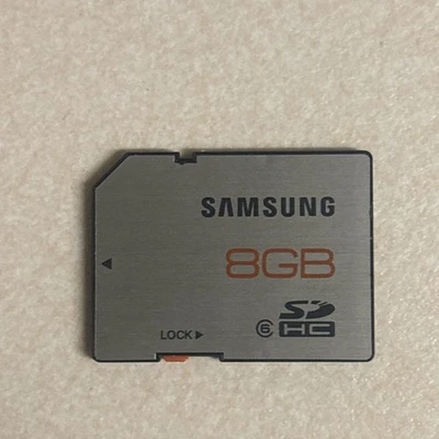 Samsung 8GB SDHC memory card - Image 1 of 2