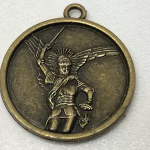Saint Michael Protect Me Medal Religious - Picture 1 of 3