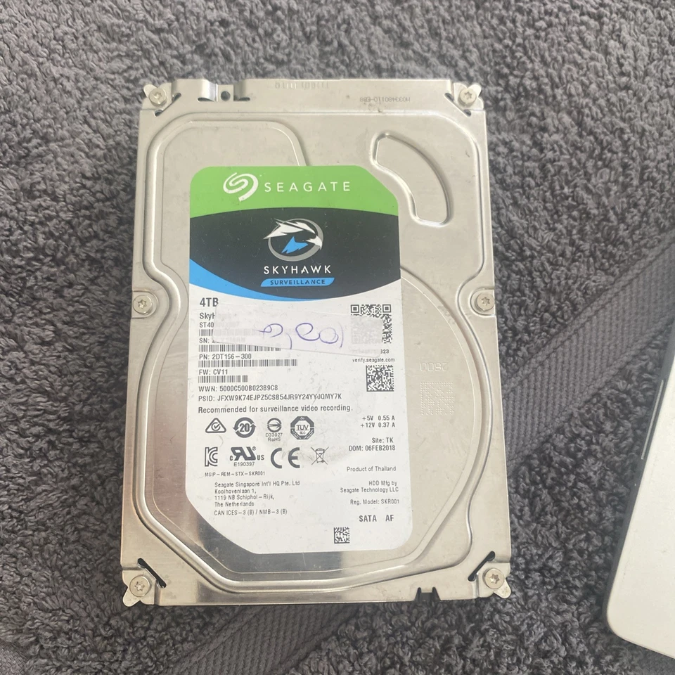 SEAGATE 4TB DESKTOP HARD DRIVE - Image 1 of 2