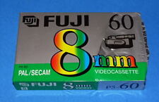         *** UNE CASSETTE FUJI 8MM / 60M - MADE IN GERMANY - COMME NEUVE  ***