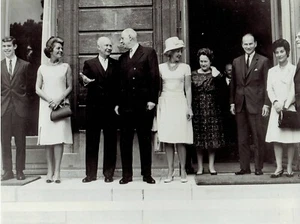 1962 Vintage Photo at Elysee Palace in Paris Dwight Eisenhower Charles De Gaulle - Picture 1 of 2
