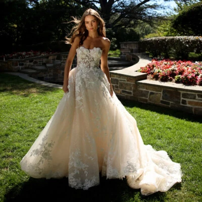 Elegant Strapless Wedding Dresses 3DApplique A Line Tulle Sleeveless Court Train - Image 1 of 4