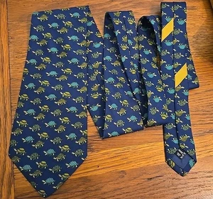 Mens Salvatore Ferragamo 100% Silk Tie Italy Blue Floral Turtles 3.25”x59” - Picture 1 of 5