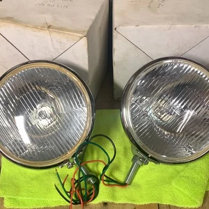 40+ años ~ Vintique Inc. 30s FORD Cuarzo Halógeno 12v Faros King Bee Repro - Imagen 1 de 16