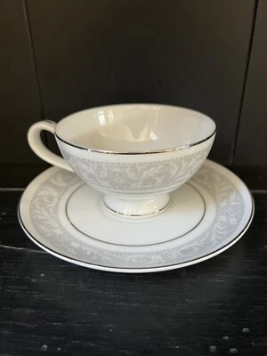 Vintage W. Dalton Whitney Pattern Imperial China 5671 Teacup & Saucer