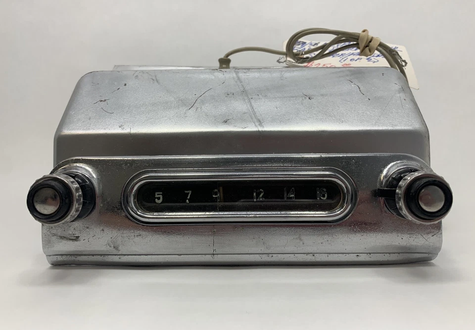 Винтажное заводское радио Delco (1955-1956 Chevrolet Bel Air) «Возможно, восстановлено» - Изображение 1 из 4