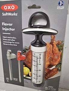 OXO SOFT WORKS-GESCHMACK/MARINADE INJEKTOR-ZWEI NADELN-PUTE/HUHN/RIND - Bild 1 von 1