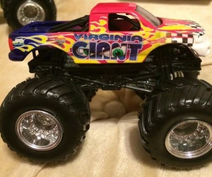 Hot Wheels Metal Base Monster Jam Truck VIRGINIA GIANT 1:64 - Picture 1 of 5