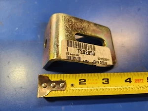 John Deere T202050 BRACKET - Picture 1 of 1