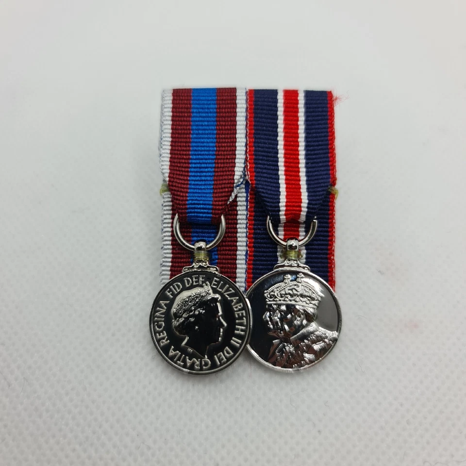 Queens Platinum and Coronation Jubilee Miniature Medal Court Mounted set