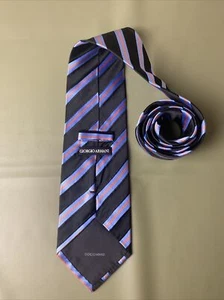CORBATA PARA HOMBRE GIORGIO ARMANI 100% SEDA HECHA EN ITALIA AZUL RAYAS A2 - Imagen 1 de 5
