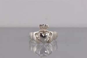 Anillo de plata esterlina manos corazones corona irlandesa Claddagh banda 925 Irlanda talla: 13 - Imagen 1 de 7