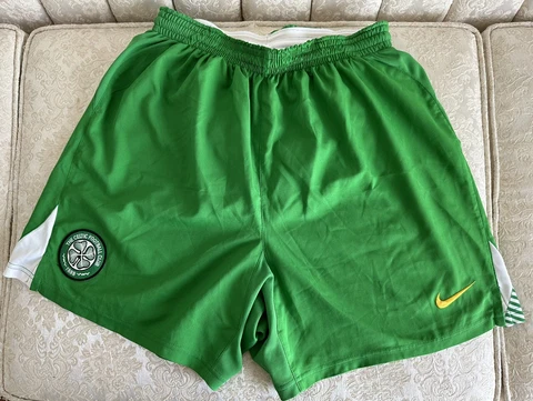 The Celtic Football Club Nike Shorts Men's Large Green Lined Cover