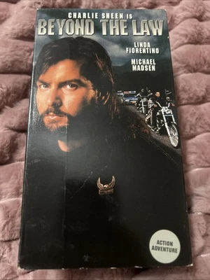 Beyond The Law~original Vintage VHS Movie 1992~ Charlie Sheen~G Cond Foto 1 de 2