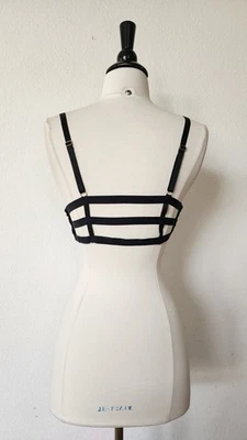 Bralette Anthropologie Nuevo Talla Pequeña Encaje Negro Enjaulado Tirantes Espalda Abierta Foto 1 de 4