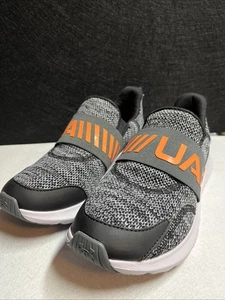 Under Armour Surge 3 Gr. 5Y Orange auf Schwarz Slip-On Sneaker Mesh Low Top Neu - Bild 1 von 5