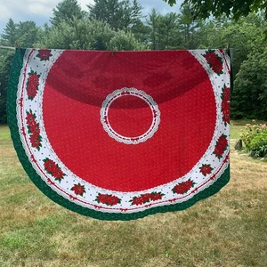 Vintage 70 in Round Christmas Tablecloth Red Green Cotton Poinsettias Sm Flaw - Picture 1 of 10