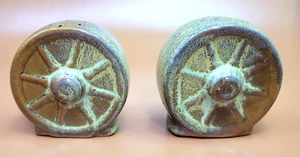 Vintage Frankoma Wagon Wheel Salt and Pepper Shakers - Ada Clay - Picture 1 of 8